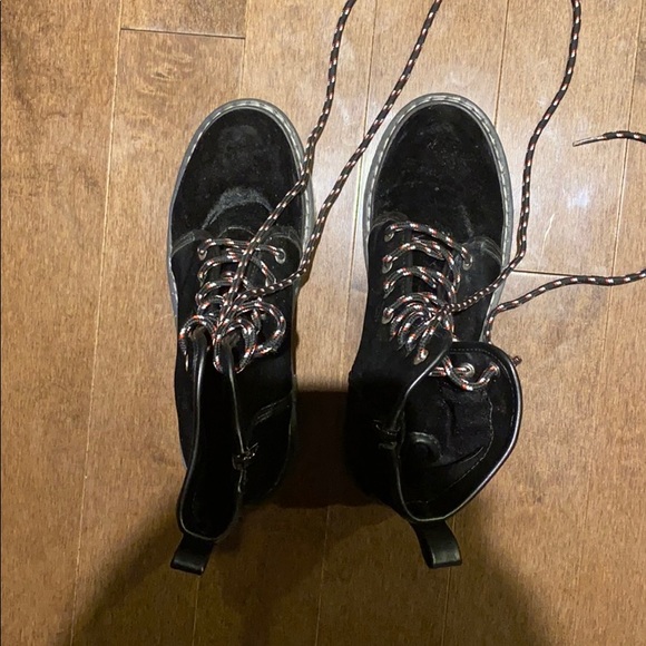 Boots - Picture 4 of 4